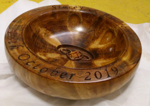 Bowl carved design